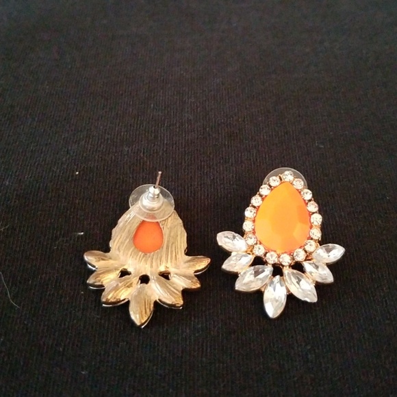 Earrings - Picture 2 of 8